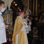 03.05.2020. Sandomierz.  Obchody rocznicy uchwalenia Konstytucji 3 Maja. Na zdjęciu (w środku): biskup Krzysztof Nitkiewicz / Grażyna Szlęzak-Wójcik / Radio Kielce