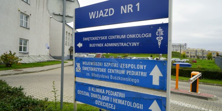 Świętokrzyskie Centrum Onkologii. Budynek Administracyjny / Piotr Kwaśniewski / Radio Kielce