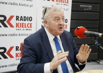 23.02.2020. Kielce. Studio Polityczne Radia Kielce. Na zdjęciu: Czesław Siekierski - PSL / Kamil Król / Radio Kielce