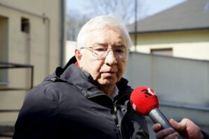 31.03.2020. Chęciny. Poseł Krzysztof Lipiec przekazał maseczki i materiały do dezynfekcji dla gminy Chęciny. Na zdjęciu: Krzysztof Lipiec - poseł PiS / Piotr Kwaśniewski / Radio Kielce