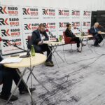17.05.2020. Kielce. Studio Polityczne Radia Kielce. Na zdjęciu (od lewej): Zbigniew Duda - PiS, Michał Sokolnicki-  Konfederacja Partia KORWiN,  Marzena Okła-Drewnowicz - PO KO, Czesław Siekierski - PSL, Jacek Skórski - Nowa Lewica / Kamil Król / Radio Kielce