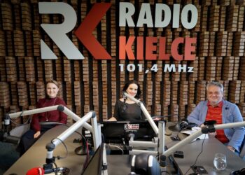 21.05.2020. Kielce. Punkty Widzenia. Na zdjęciu (od lewej): doktor Magdalena Piłat-Borcuch - socjolog z Uniwersytetu Jana Kochanowskiego w Kielcach, Magdalena Sitek - Radio Kielce i Krzysztof Wojsa - zarządca Targowiska Miejskiego w Kielcach / Piotr Kwaśniewski / Radio Kielce