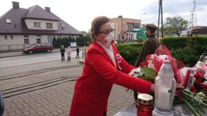 Starachowice. Uroczystości upamiętniające 229. rocznicę uchwalenia Konstytucji 3 Maja. Na zdjęciu: poseł Agata Wojtyszek / Anna Głąb / Radio Kielce