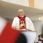 01.05.2020. Kielce. Msza św. w intencji Ojczyzny, Świata Pracy i Boże Miłosierdzie o ustanie epidemii koronawirusa. Na zdjęciu: ksiądz prof. Wojciech Zyzak / Jarosław Kubalski / Radio Kielce