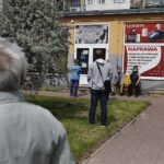 18.05.2020. Kielce. Kolejki do fryzjera / Jarosław Kubalski / Radio Kielce