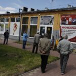 18.05.2020. Kielce. Kolejki do fryzjera / Jarosław Kubalski / Radio Kielce