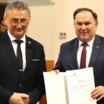 11. 05.2020. Kielce. Inauguracyjne posiedzenie Zespołu ds. Rozwoju Wsi powołanego przez wojewodę. Na zdjęciu (od lewej): Zbigniew Koniusz - wojewoda świętokrzyski i poseł Marek Kwitek - członek sejmowej komisji rolnictwa / Marek Kwitek / facebook