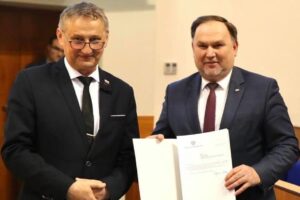 11. 05.2020. Kielce. Inauguracyjne posiedzenie Zespołu ds. Rozwoju Wsi powołanego przez wojewodę. Na zdjęciu (od lewej): Zbigniew Koniusz - wojewoda świętokrzyski i poseł Marek Kwitek - członek sejmowej komisji rolnictwa / Marek Kwitek / facebook