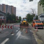 28.05.2020 Kielce. Uszkodzony wodociąg na ulicy Hożej. Utrudnienia w ruchu / Piotr Kwaśniewski / Radio Kielce