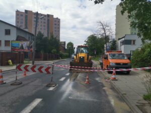 28.05.2020 Kielce. Uszkodzony wodociąg na ulicy Hożej. Utrudnienia w ruchu / Piotr Kwaśniewski / Radio Kielce