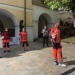 23.05.2020. Sandomierz. Wiceminister Piotr Wawrzyk przekazał dary dla organizacji działających w sandomierskim szpitalu / Picasa / Radio Kielce