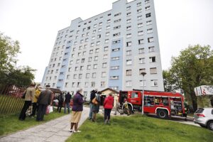 15.05.2020. Kielce. Pożar w wieżowcu na Barwinku / Jarosław Kubalski / Radio Kielce