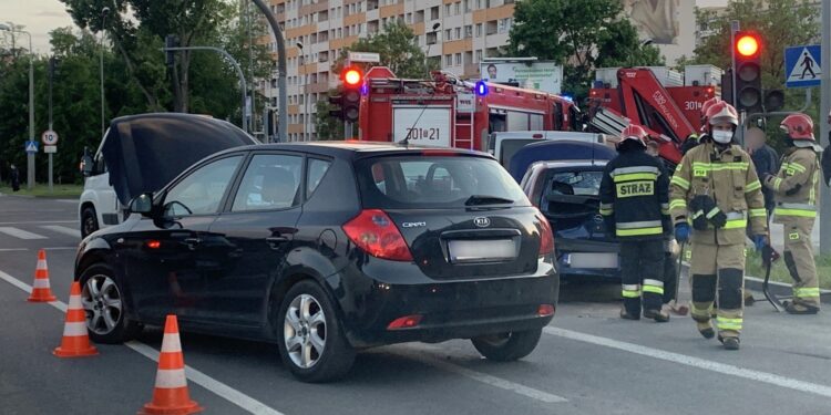 28.05.2020 Kielce. Kolizja na skrzyżowaniu ul. Warszawskiej i Jesionowej / Monika Miller / Radio Kielce