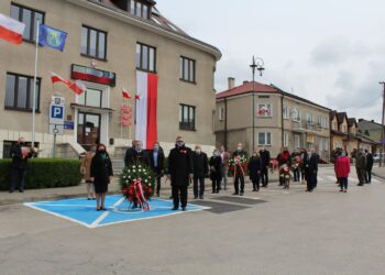 03.05.2020. Pińczów. Obchody rocznicy uchwalenia Konstytucji 3 Maja / Marta Gajda / Radio Kielce