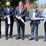 19.05.2020. Otwarcie dróg  powiatowych w gminach Raków, Chmielnik i Pierzchnica. Na zdjęciu (od lewej): Stefan Bąk - członek zarządu powiatu, Mariusz Ściana - członek zarządu powiatu, Mirosław Gębski - starosta kielecki, Stanisław Strąk - burmistrz Pierzchnicy, Cezary Majcher - członek zarządu powiatu / Starostwo Powiatowe w Kielcach