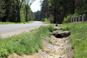 19.05.2020. Otwarcie dróg powiatowych w gminach Raków, Chmielnik i Pierzchnica / Starostwo Powiatowe w Kielcach