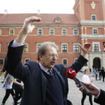 30.04.2019 Warszawa. Plac Zamkowy i prof. Grzegorz Nowik z Instytutu Studiów Politycznych PAN i Michał Kita Polskie Radio Kielce / Jarosław Kubalski / Radio Kielce