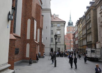 30.04.2019 Warszawa. Widok z pod Bazyliki Archikatedralnej p.w. Męczeństwa św. Jana Chrzciciela na Zamek / Jarosław Kubalski / Radio Kielce