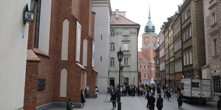 30.04.2019 Warszawa. Widok z pod Bazyliki Archikatedralnej p.w. Męczeństwa św. Jana Chrzciciela na Zamek / Jarosław Kubalski / Radio Kielce