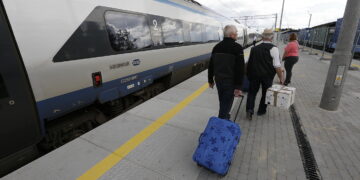 Od niedzieli więcej pociągów, ale zamiast niektórych będą autobusy