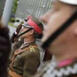 02.05.2020 Kielce. Święto Flagi. Wciągnięcie flagi na maszt przed ŚUW / Jarosław Kubalski / Radio Kielce