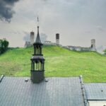 15.05.2020 Chęciny. Widok na miasto. Kościół św. Bartłomieja i zamek / Jarosław Kubalski / Radio Kielce