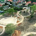 19.05.2020 Chęciny. Park. Budowa parku miejskiego / Jarosław Kubalski / Radio Kielce