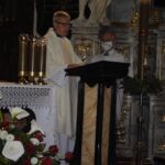 03.05.2020. Sandomierz.  Obchody rocznicy uchwalenia Konstytucji 3 Maja. Na zdjęciu: ks. Zygmunt Gil - proboszcz parafii katedralnej / Grażyna Szlęzak-Wójcik / Radio Kielce