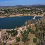 16.04.2020 Lipowica, Gmina Chęciny. Rewitalizacja terenu przy zbiorniku wodnym / Jarosław Kubalski / Radio Kielce