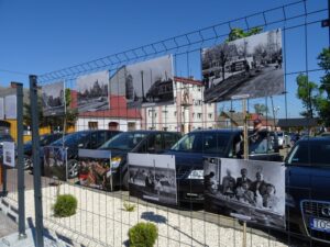 Ćmielów. Wystawa starych fotografii z okazji 515-lecia nadania praw miejskich / Emilia Sitarska / Radio Kielce