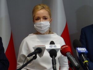 29.05.2020 Starachowice. Konferencja w sprawie badania nauczycieli. Na zdjęciu Agnieszka Kuś - radna powiatowa PiS / Emilia Sitarska / Radio Kielce