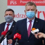 28.05.2020 Ostrowiec Św. Na zdjęciu na pierwszym planie senator Jarosław Rusiecki, w tle poseł Andrzej Kryj / Emilia Sitarska / Radio Kielce