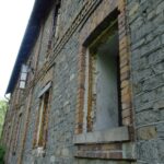 19.05.2020. Ostrowiec Św. Budynek przy ulicy Osadowej, w którym powstaną mieszkania socjalne / Emilia Sitarska / Radio Kielce