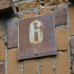 19.05.2020. Ostrowiec Św. Budynek przy ulicy Osadowej, w którym powstaną mieszkania socjalne / Emilia Sitarska / Radio Kielce