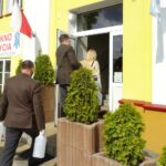 Ostrowiec Św. Przekazanie płynów do dezynfekcji do Domu Ulgi w Cierpieniu imienia św. Jana Pawła II / Emilia Sitarska / Radio Kielce