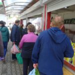 02.05.2020. Ostrowiec Świętokrzyski. Targowisko miejskie w czasie pandemii / Emilia Sitarska / Radio Kielce