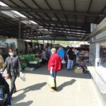 02.05.2020. Ostrowiec Świętokrzyski. Targowisko miejskie w czasie pandemii / Emilia Sitarska / Radio Kielce