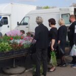 02.05.2020. Ostrowiec Świętokrzyski. Targowisko miejskie w czasie pandemii / Emilia Sitarska / Radio Kielce