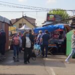 02.05.2020. Ostrowiec Świętokrzyski. Targowisko miejskie w czasie pandemii / Emilia Sitarska / Radio Kielce