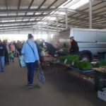 02.05.2020. Ostrowiec Świętokrzyski. Targowisko miejskie w czasie pandemii / Emilia Sitarska / Radio Kielce