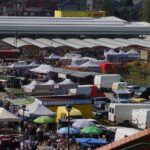 02.05.2020. Ostrowiec Świętokrzyski. Targowisko miejskie w czasie pandemii / Emilia Sitarska / Radio Kielce