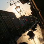 09.05.2020 Kielce. Zachód słońca nad ulicą Sienkiewicza / Wiktor Taszlow / Radio Kielce