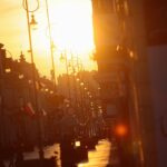 09.05.2020 Kielce. Zachód słońca nad ulicą Sienkiewicza / Wiktor Taszlow / Radio Kielce