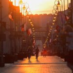 09.05.2020 Kielce. Zachód słońca nad ulicą Sienkiewicza / Wiktor Taszlow / Radio Kielce