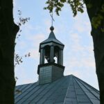 01.05.2020. Kostomłoty. Kaplica Przemienienia Pańskiego. Góra Świętego Jana. Kamieniołom Mogiłki / Wiktor Taszłow / Radio Kielce