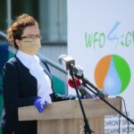 11.05.2020. WFOŚiGW. Konferencja. Na zdjęciu (od lewej):  Krzysztof Słoń - senator, Anna Krupka - wiceminister sportu, Grzegorz Socha - wiceprezes WFOŚiGW w Kielcach, Ryszard Gliwiński - prezes WFOŚiGW w Kielcach, Agata Wojtyszek - poseł, Andrzej Kryj - poseł / Wiktor Taszłow / Radio Kielce