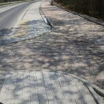 30.04.2020. Świętokrzyski Park Narodowy. Budowa ścieżki rowerowej Święta Katarzyna - Podgórze / Wiktor Taszłow / Radio Kielce