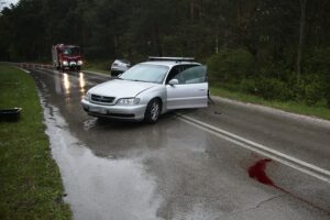 11.05.2020. Cedzyna. Wypadek / Wiktor Taszłow / Radio Kielce