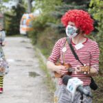 12.05.2020. Kielce. Wolontariusze Fundacji „Dr Clown” odwiedzili pielęgniarki / Wiktor Taszłow / Radio Kielce