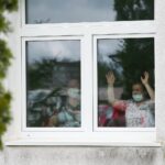 12.05.2020. Kielce. Wolontariusze Fundacji „Dr Clown” odwiedzili pielęgniarki / Wiktor Taszłow / Radio Kielce